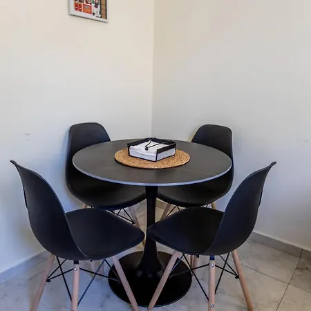 Lovely In Kapsalos *