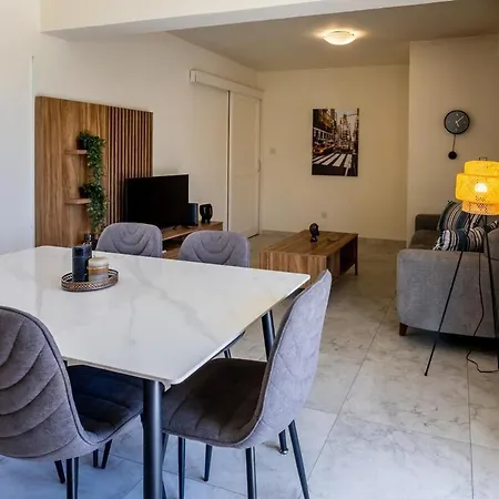 Lovely In Kapsalos リマソール