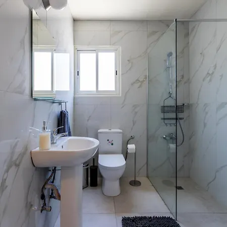 Holiday home Lovely In Kapsalos